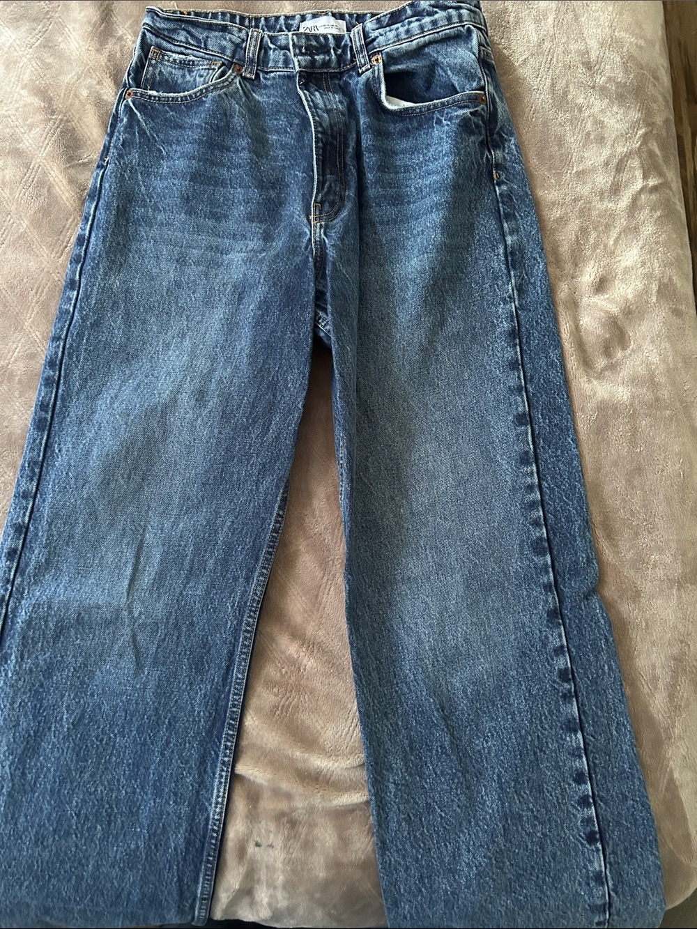 Zara Women's Straight-Leg Jeans in Medium Blue